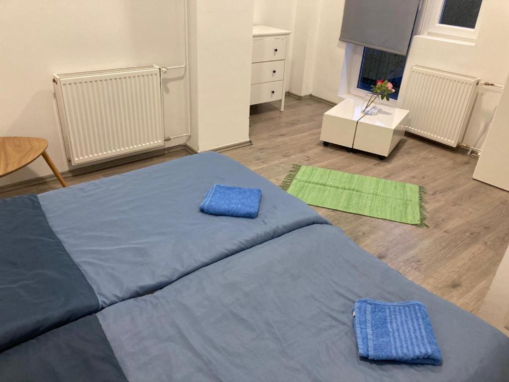 Downtown Modern 3 Bedrroom+ Living Room Apartment Wesselenyi 1.3 Сомбатели Екстериор снимка